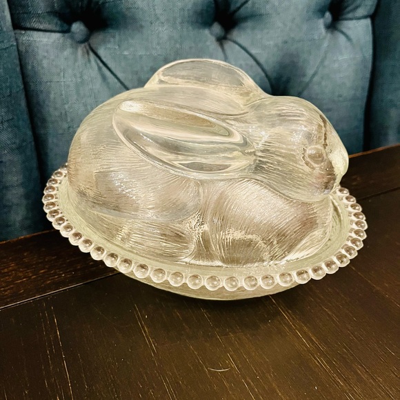 Clear Glass Bunny Covered Dish - Indiana Glass - Picture 2 of 6